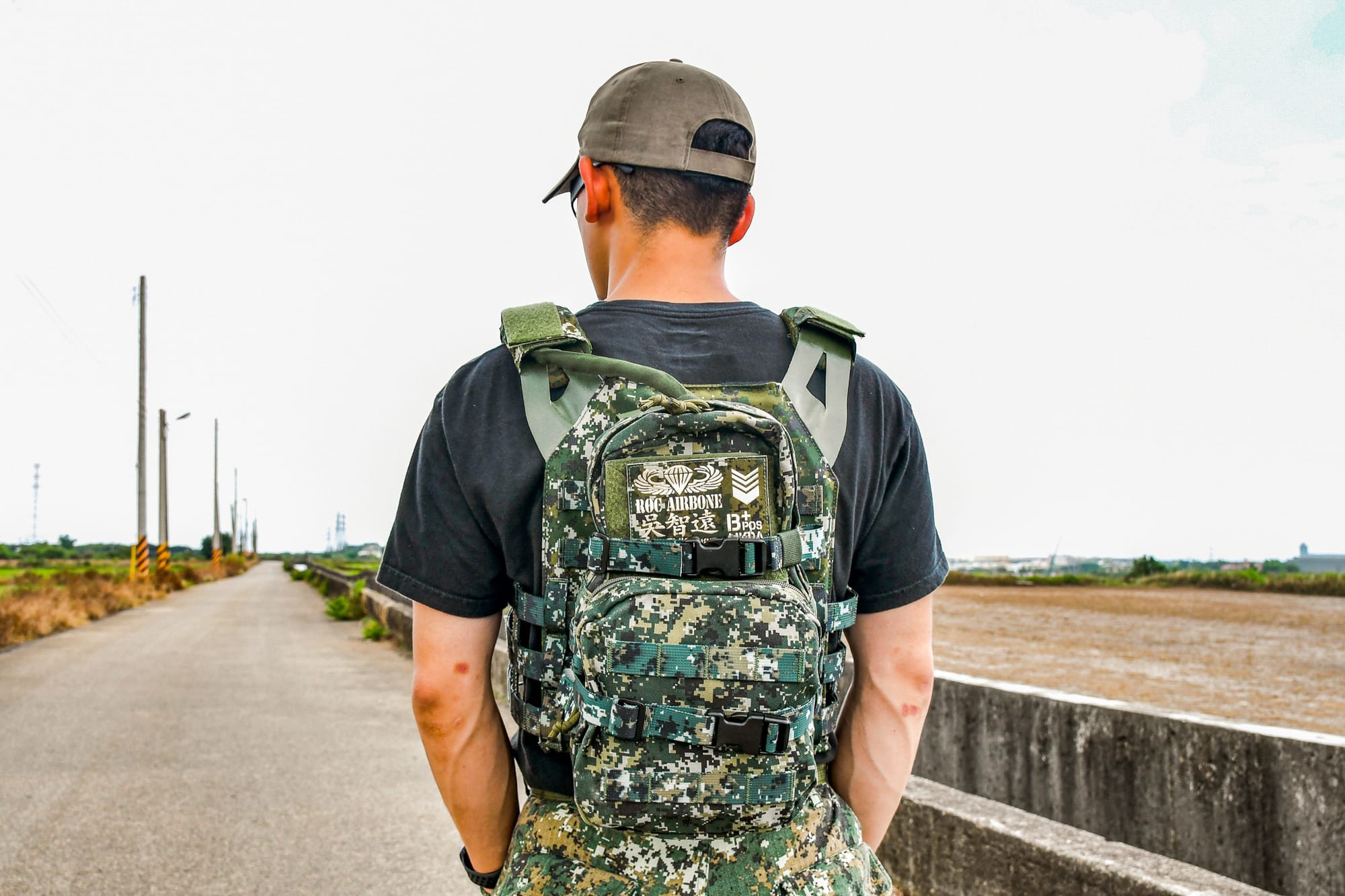 軍用戰術水袋包選購指南|5 款傲骨實戰型水袋包一次了解 傲骨戰術裝備屋