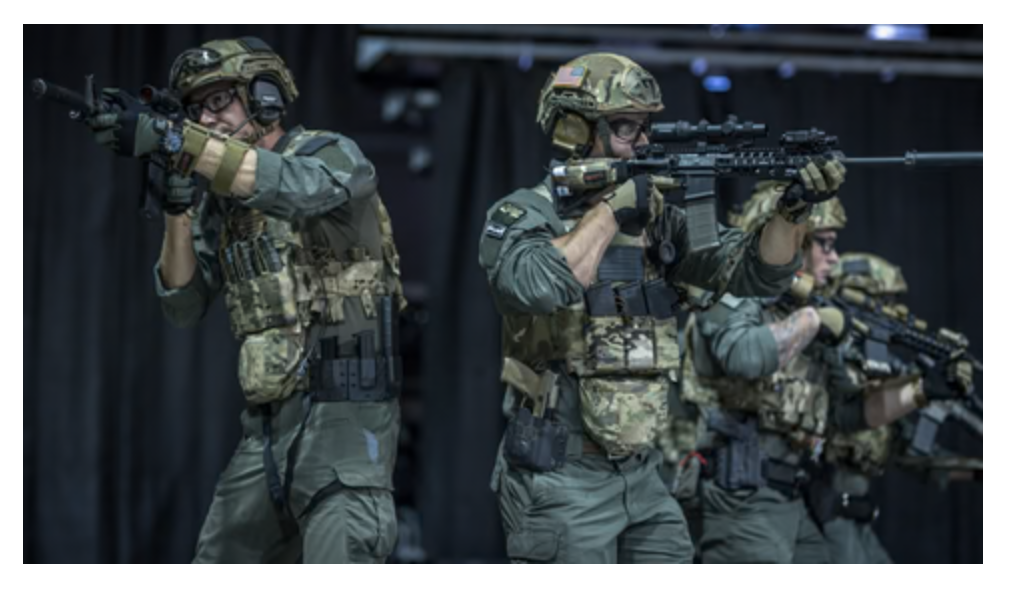 The Dangler® 透過下腹包擴充輕量背心裝備配置。圖:Ferro Concept 官網