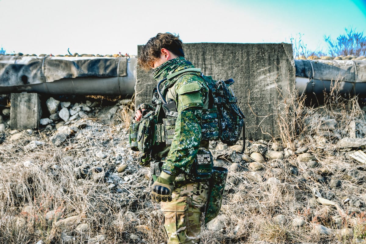 軍用戰術水袋包選購指南|5 款傲骨實戰型水袋包一次了解 傲骨戰術裝備屋